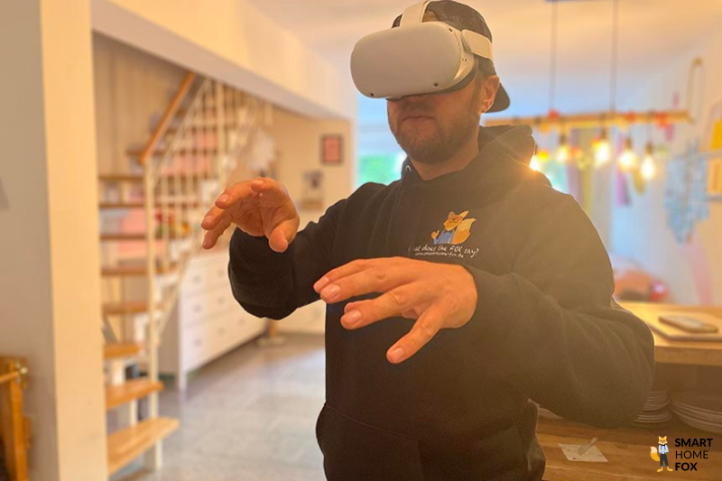 Ein Bild, welches das Handtracking mit der Oculus Quest zeigt.